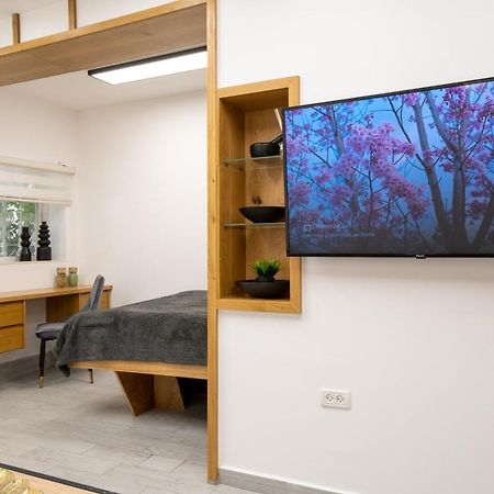 Romsuites - Amazing Atmosphere, Baha'I Gardens Main Street, German Colony Haifa Exteriör bild