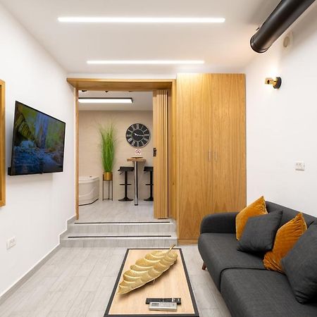 Romsuites - Amazing Atmosphere, Baha'I Gardens Main Street, German Colony Haifa Exteriör bild