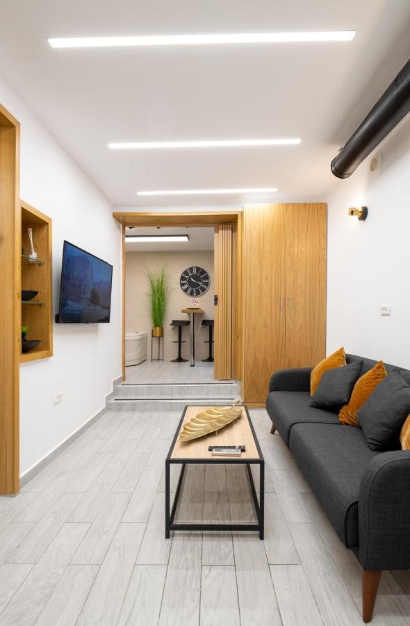 Romsuites - Amazing Atmosphere, Baha'I Gardens Main Street, German Colony Haifa Exteriör bild