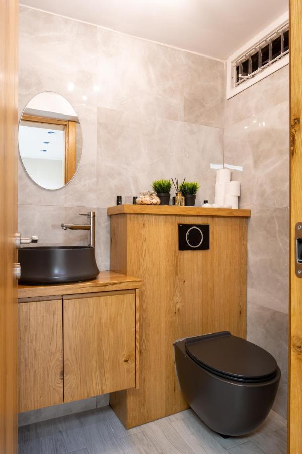 Romsuites - Amazing Atmosphere, Baha'I Gardens Main Street, German Colony Haifa Exteriör bild